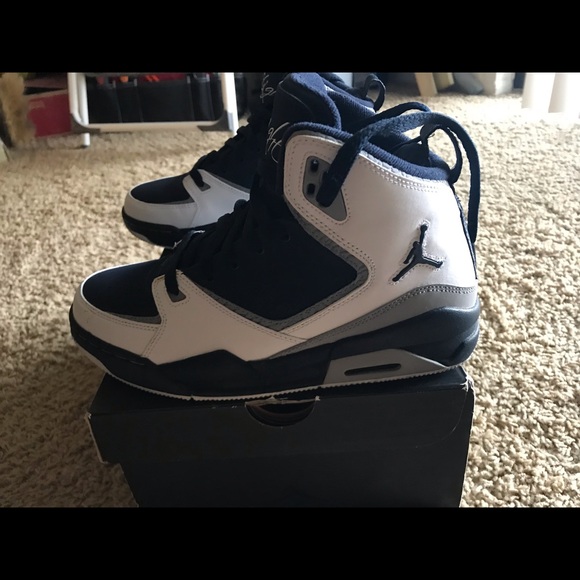 Gently Used: Jordan Flights - Picture 4 of 8